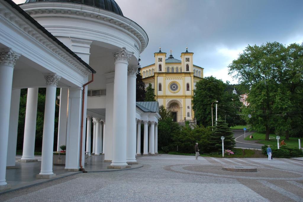 Hostel Foster Марианске-Лазне Экстерьер фото