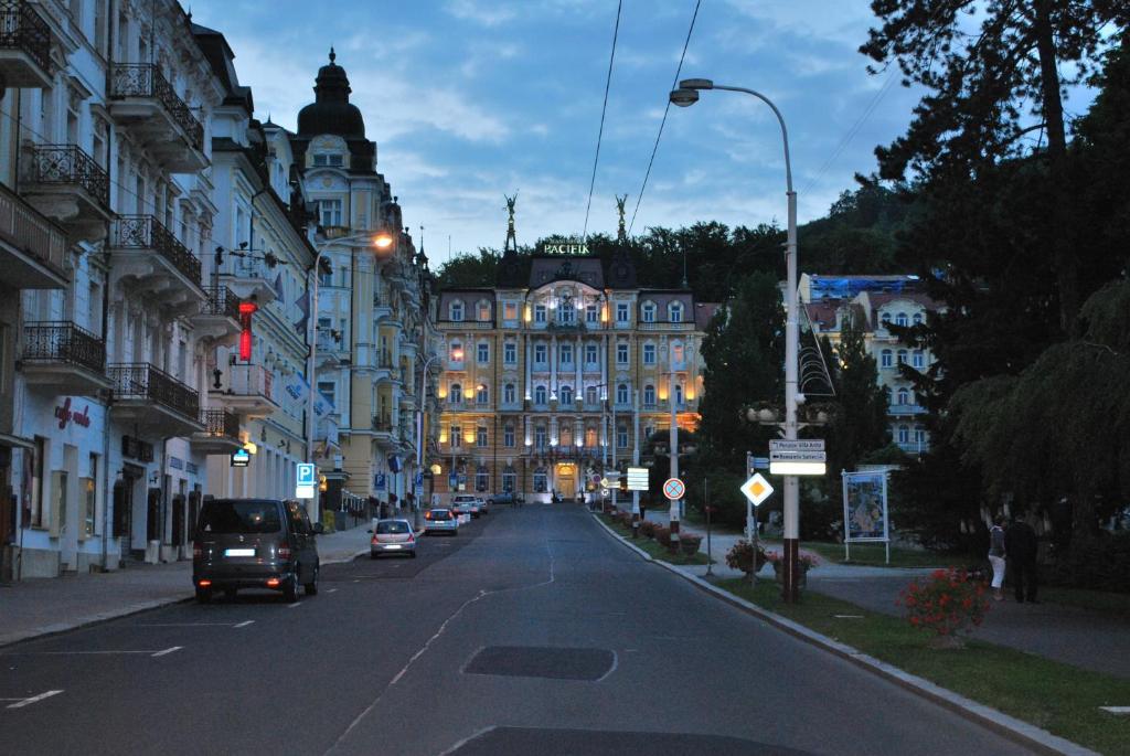 Hostel Foster Марианске-Лазне Экстерьер фото