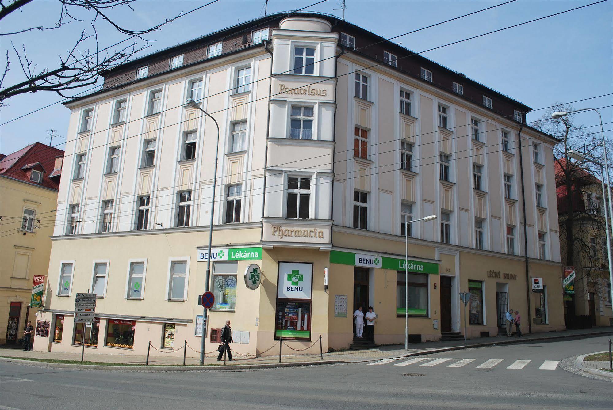 Hostel Foster Марианске-Лазне Экстерьер фото